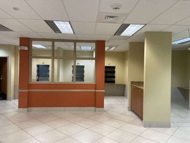 More Photos Of 1600 Tamiami Trl, Port Charlotte Office For Sale