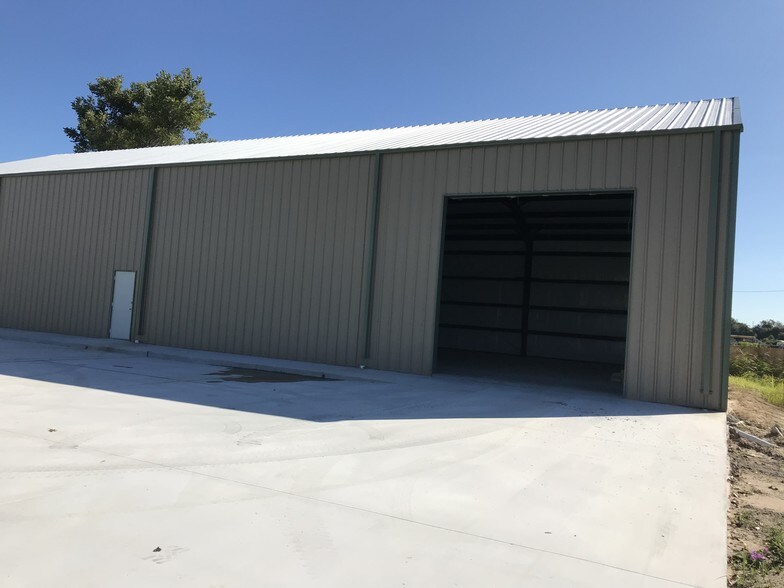 Primary Photo Of 8727 College St, Beaumont Warehouse For Lease