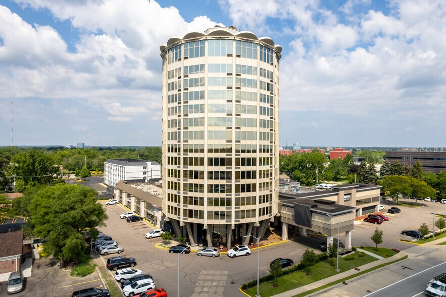 More Photos Of 26555 Telegraph Rd, Southfield Hotel For Sale