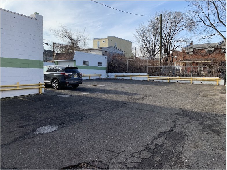 More Photos Of 2809 River Rd, Camden Medical For Sale