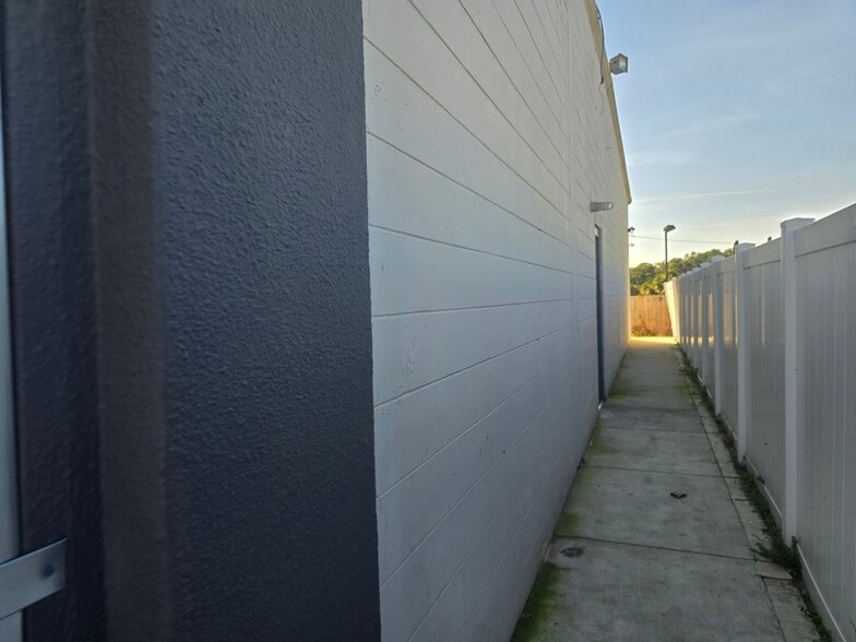 More Photos Of 2712 Cesery Blvd, Jacksonville Restaurant For Sale