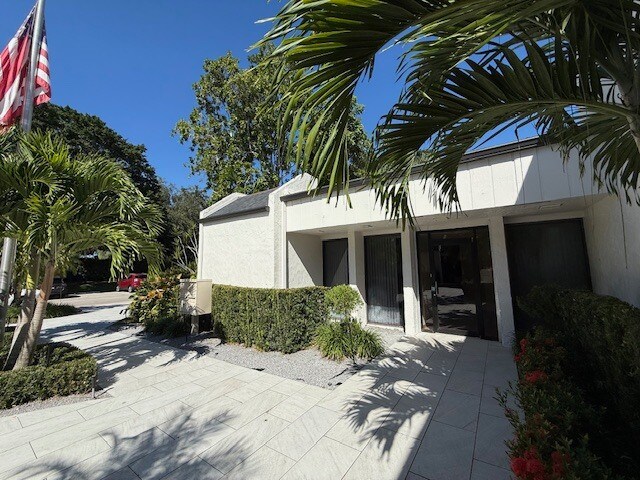 More Photos Of 7763 W Glades Rd, Boca Raton Office For Lease