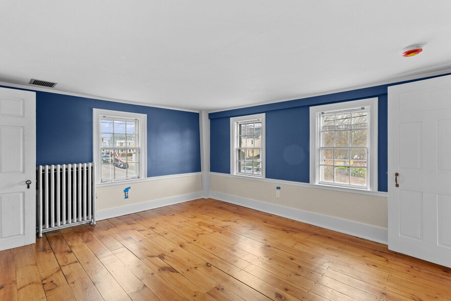 More Photos Of 80 Lafayette Rd, Hampton Falls Freestanding For Sale