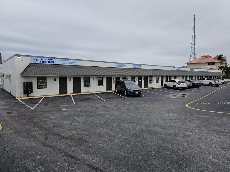 Primary Photo Of 1233 Old Dixie Hwy, Lake Park Warehouse For Sale