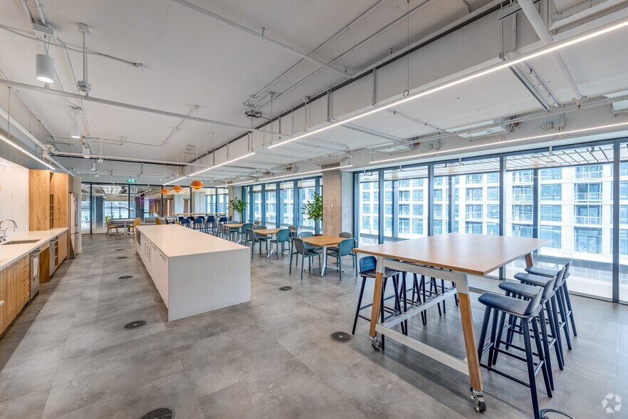 More Photos Of 155 Queens Quay E, Toronto Coworking Space