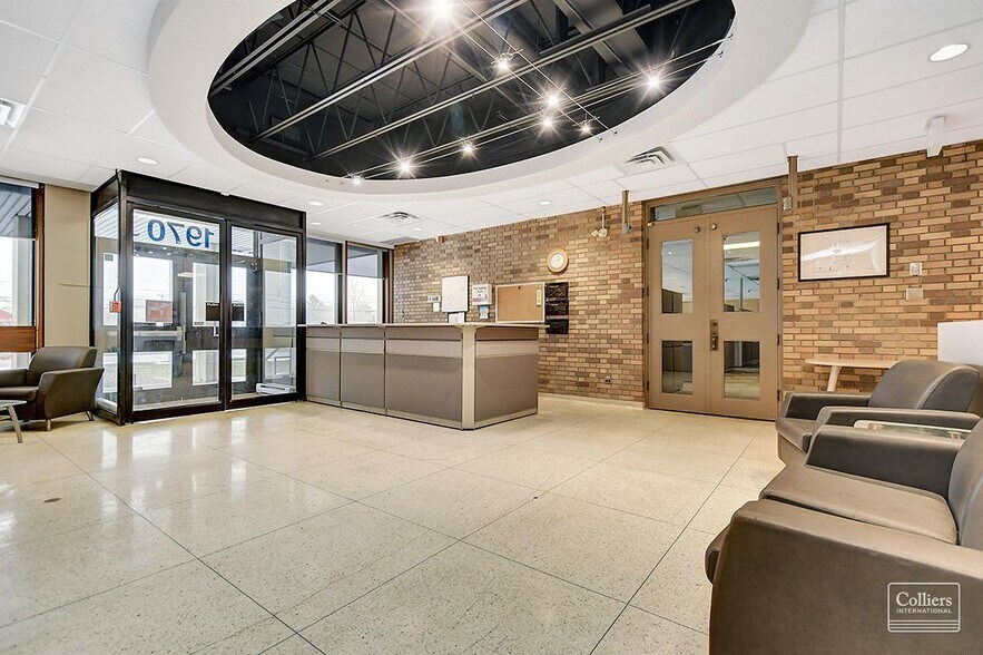 More Photos Of 1970 Merivale Rd, Ottawa Flex For Lease