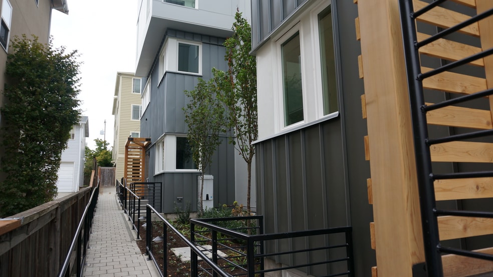 More Photos Of 2418 NW 58th St, Seattle Apartments For Sale