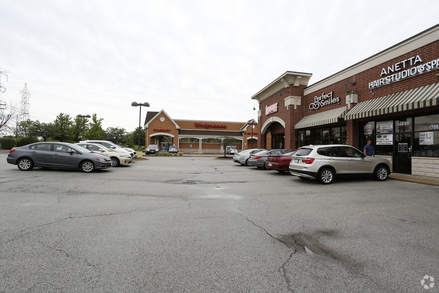 More Photos Of 13029-13039 S La Grange Rd, Palos Park General Retail For Lease