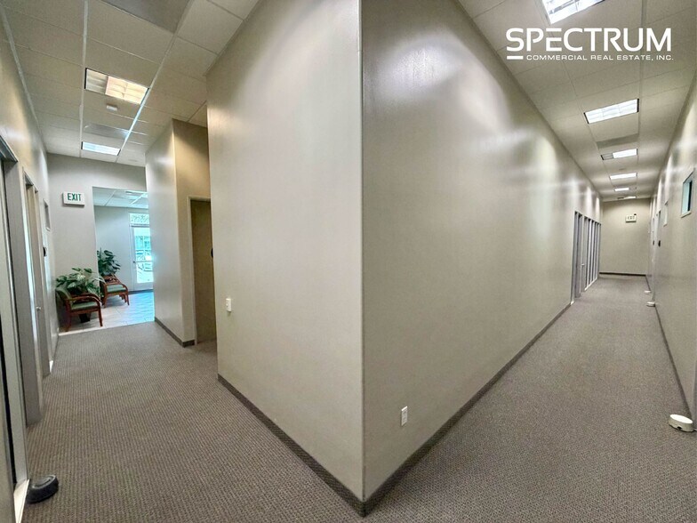 More Photos Of 27951 Smyth Dr, Valencia Office For Sale