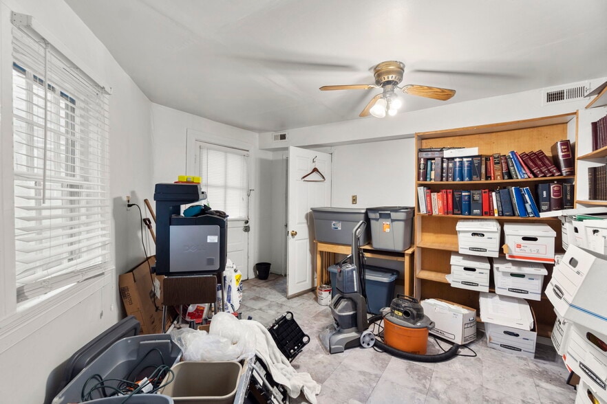 More Photos Of 8298 Main St, Ellicott City Office For Sale