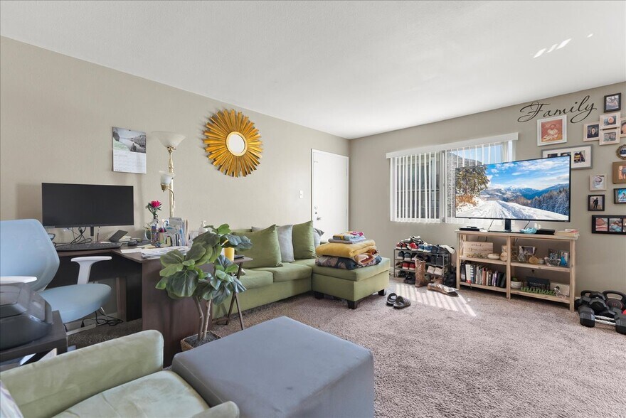 More Photos Of 915 Johnfer Way, Sacramento Apartments For Sale