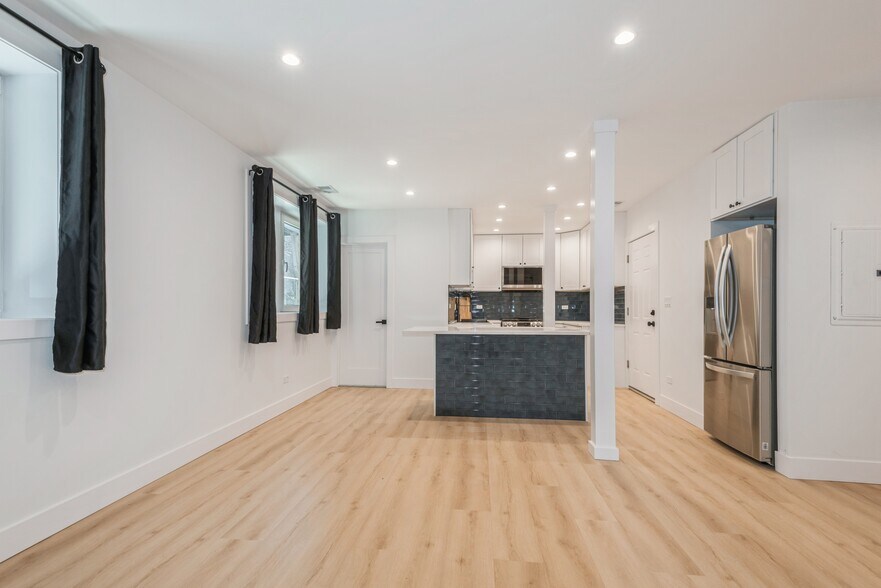 More Photos Of 1535 W Estes Ave, Chicago Multifamily For Sale