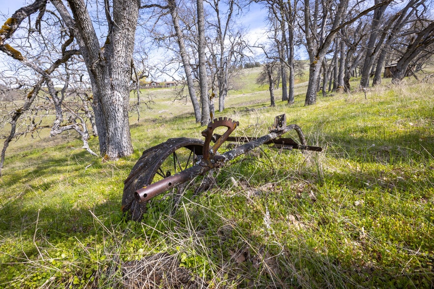 More Photos Of 60 Hartwig Road, Lyle Land For Sale