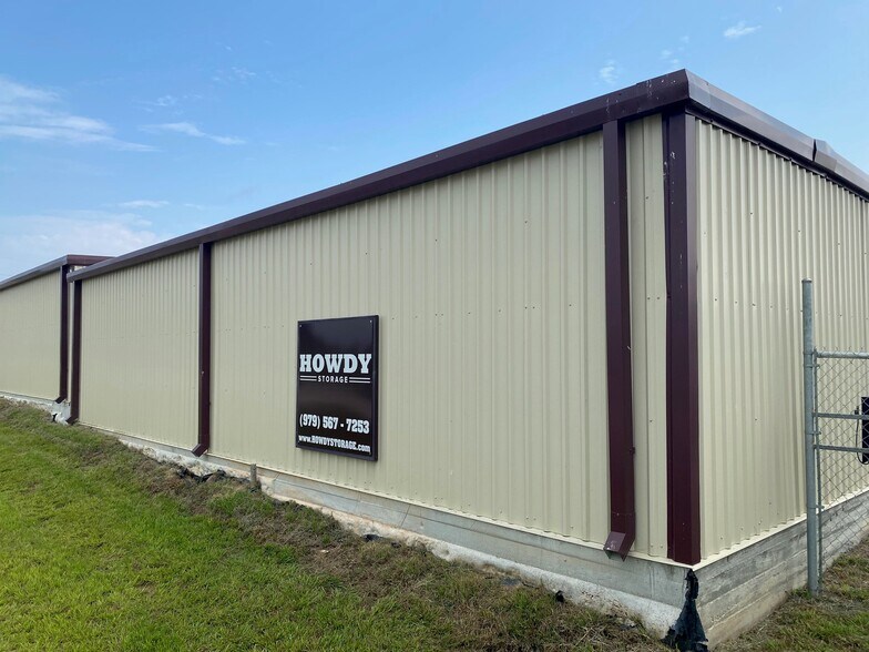 More Photos Of 8877 Stewarts Mdws, College Station Self Storage For Sale