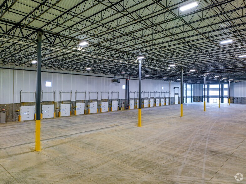 More Photos Of 400 Trey St, Jeffersonville Distribution For Lease