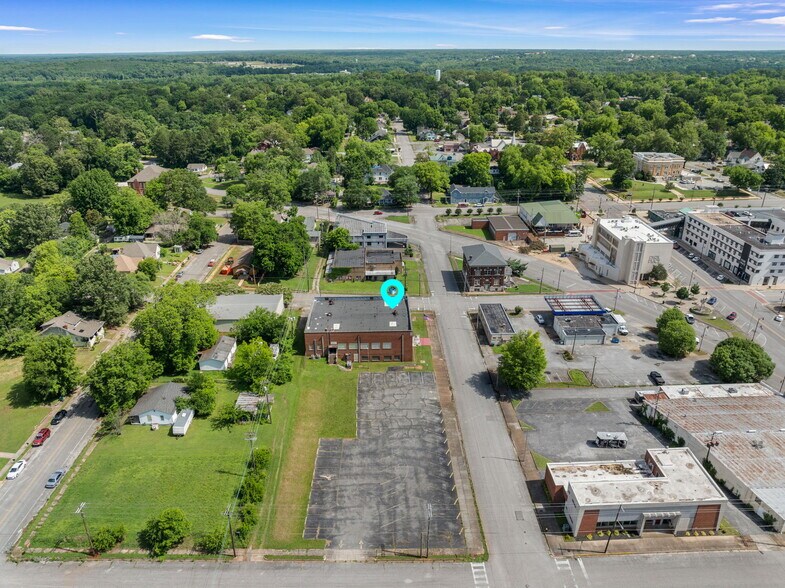 More Photos Of 419 N Raleigh Ave, Sheffield Specialty For Sale