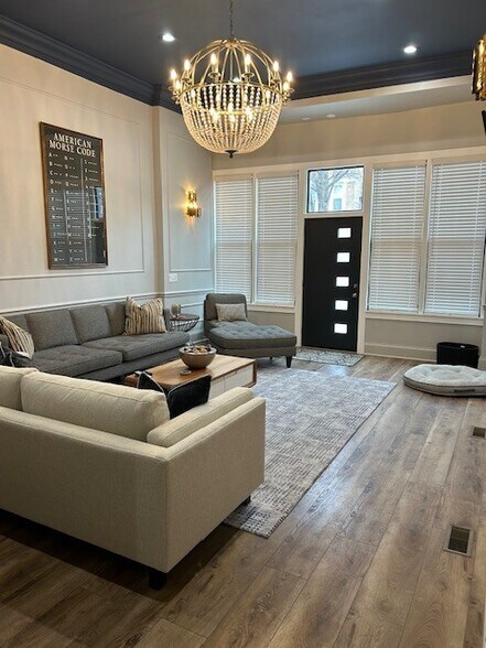 More Photos Of 3912 N Ashland Ave, Chicago Apartments For Sale