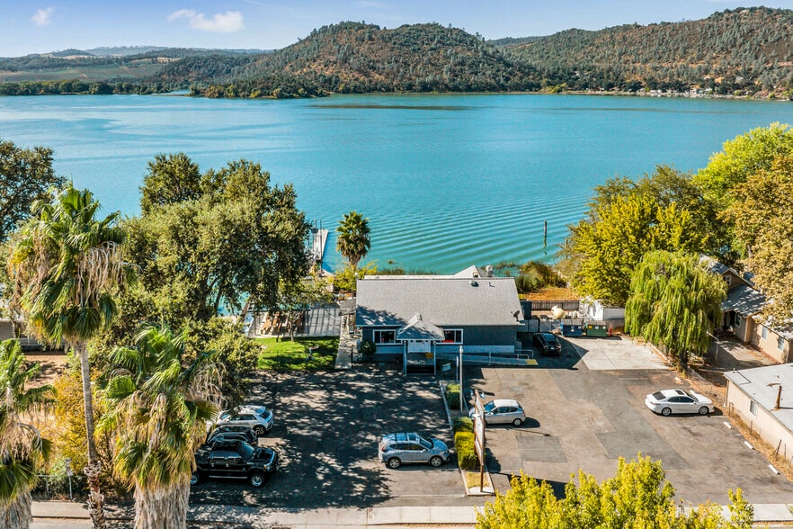 Primary Photo Of 14625 Lakeshore Dr, Clearlake Restaurant For Sale