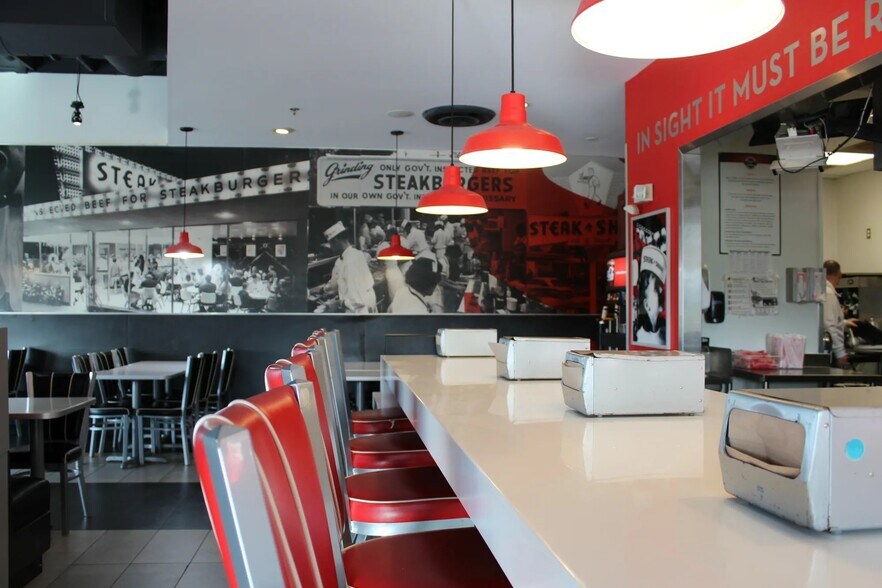 More Photos Of 300 Riverwind Dr, Pearl Restaurant For Sale