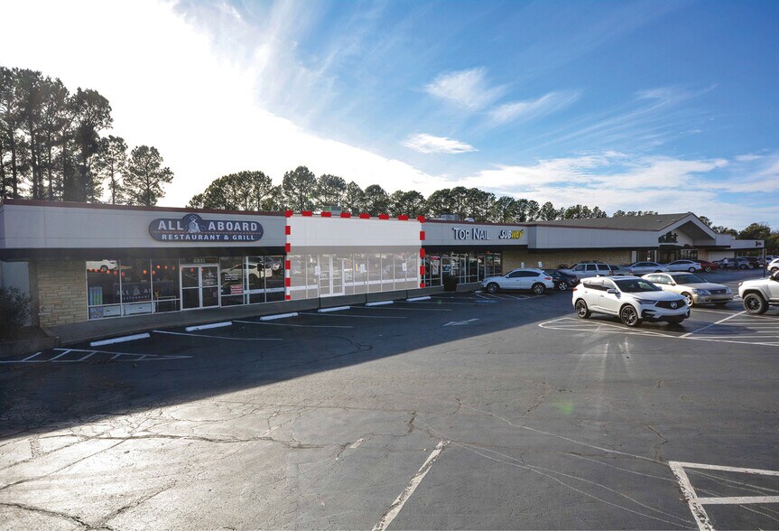 More Photos Of 6805-6835 Cantrell Rd, Little Rock Unknown For Lease