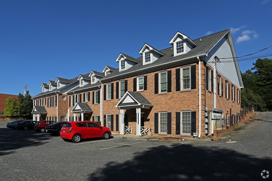 More Photos Of 825 Majestic Ct, Gastonia Medical For Lease