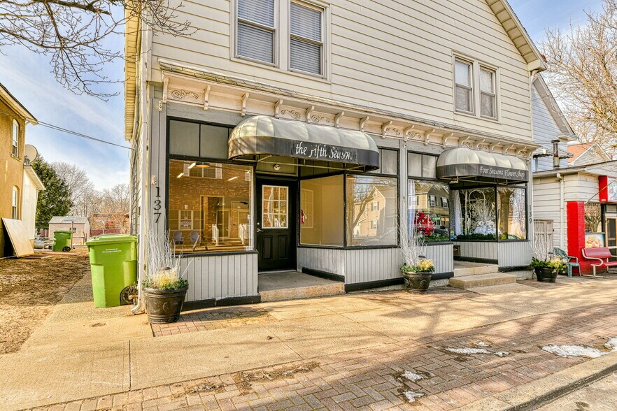 More Photos Of 137 Main St, Sayreville Storefront Retail Residential For Lease