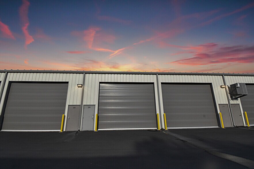 More Photos Of 757 Saint Johns Bluff Rd N, Jacksonville Warehouse For Sale