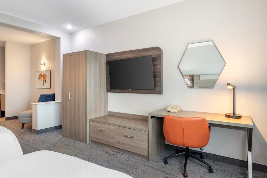 More Photos Of 2965 E Main St, Alice Hotel For Sale