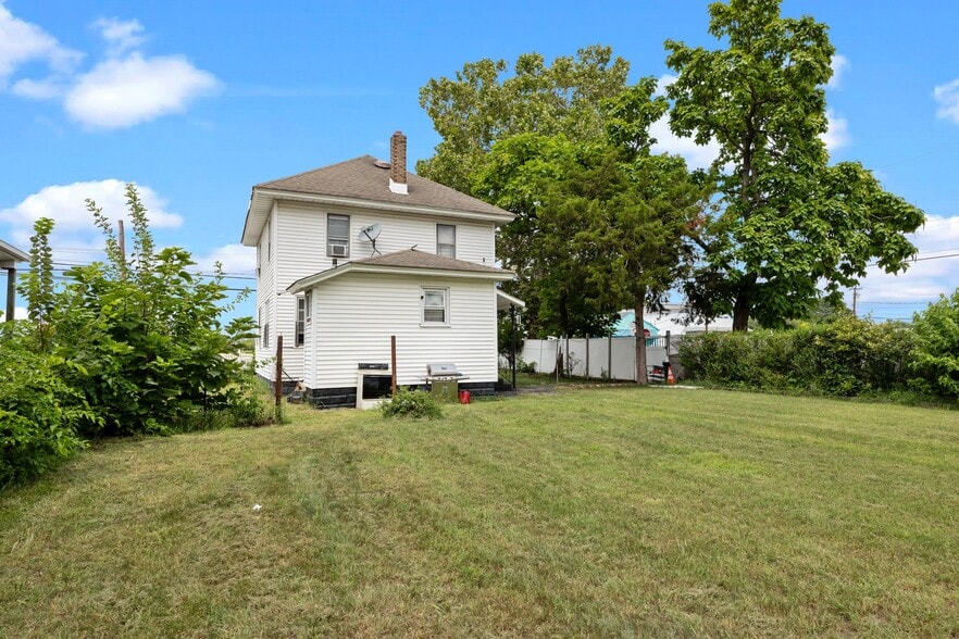 More Photos Of 600 W Broad St, Paulsboro Specialty For Sale