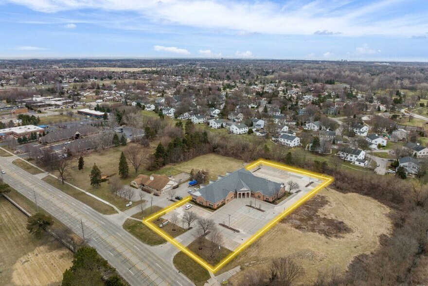 Primary Photo Of 38550 Garfield Rd, Clinton Township Medical For Lease