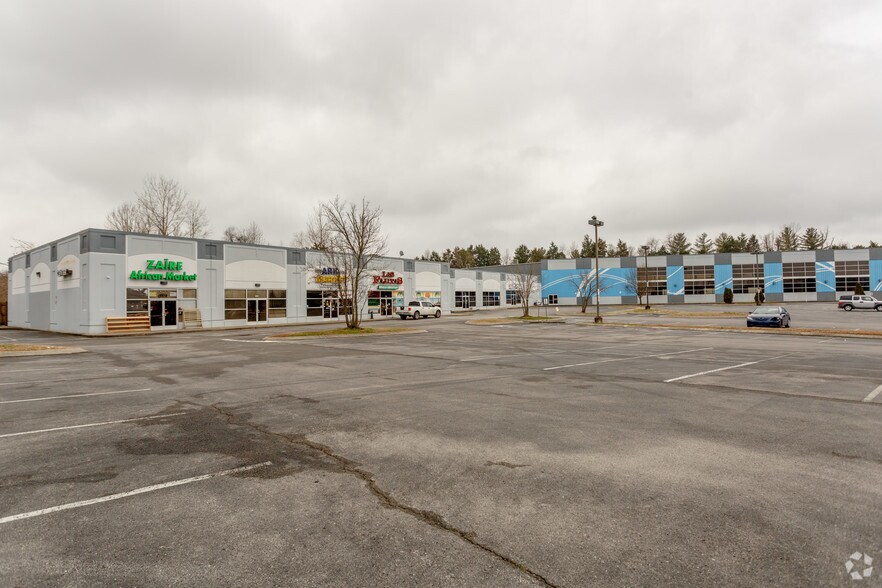 More Photos Of 2411-2425 Edge O Lake Dr, Antioch Storefront For Lease