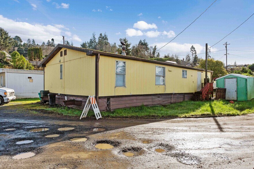 More Photos Of 93531 Coal Bank Ln, Coos Bay Manufactured Housing Mobile Home Park For Sale