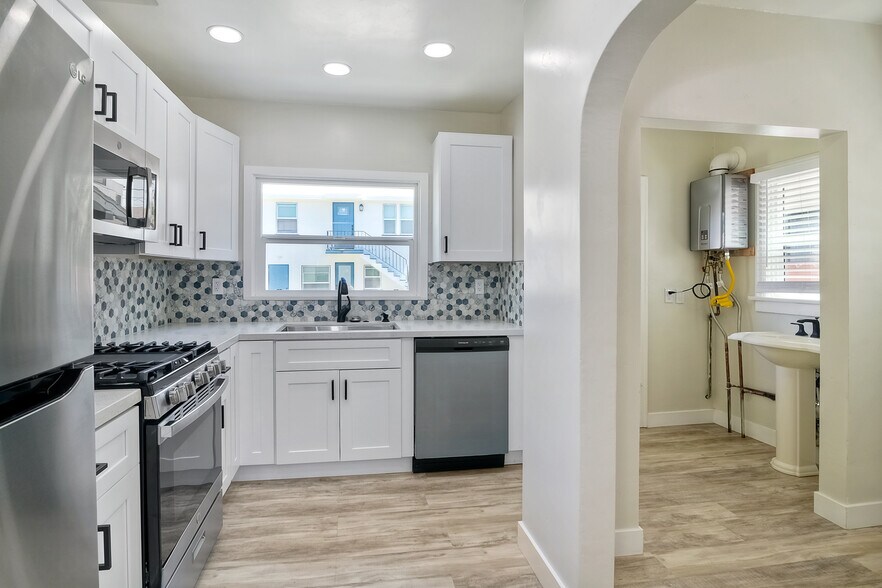 More Photos Of 4685 Hamilton St, San Diego Apartments For Sale