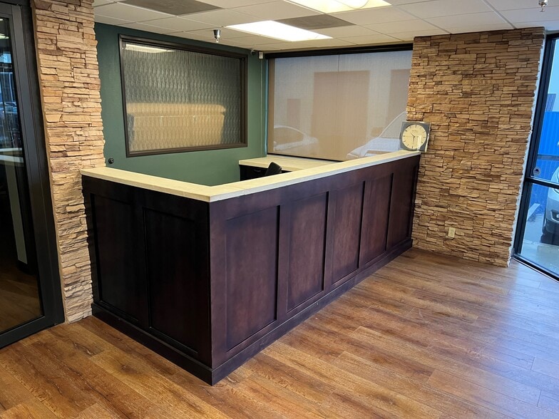 More Photos Of 1320 N Hancock St, Anaheim Showroom For Lease