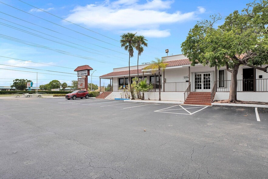 More Photos Of 5701 Overseas Hwy, Marathon Medical For Sale