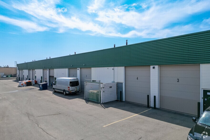 More Photos Of 3620 29th St NE, Calgary Warehouse For Lease