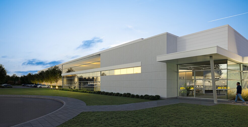 More Photos Of 2055 Boul Des Entreprises, Terrebonne Distribution For Lease