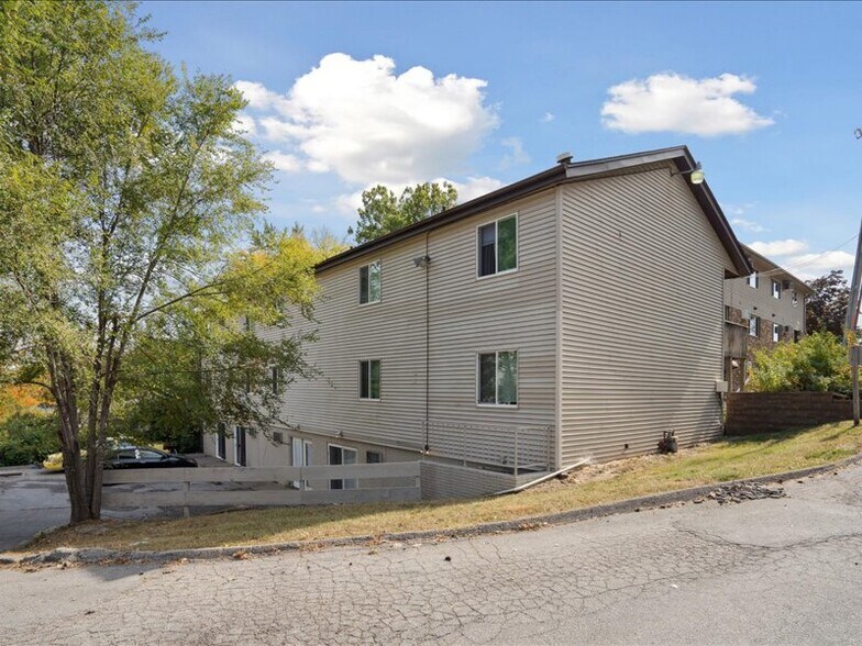 More Photos Of 732 Michael St, Iowa City Apartments For Sale