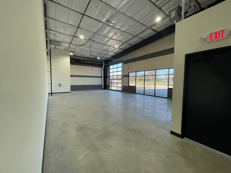 More Photos Of 150 Valley Ridge Blvd, Lewisville Warehouse For Lease