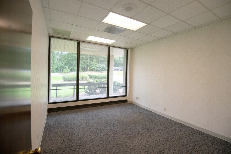 More Photos Of 1330 N Park St, Carrollton Medical For Lease