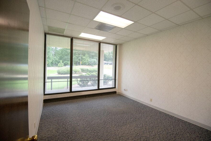 More Photos Of 1330 N Park St, Carrollton Medical For Sale