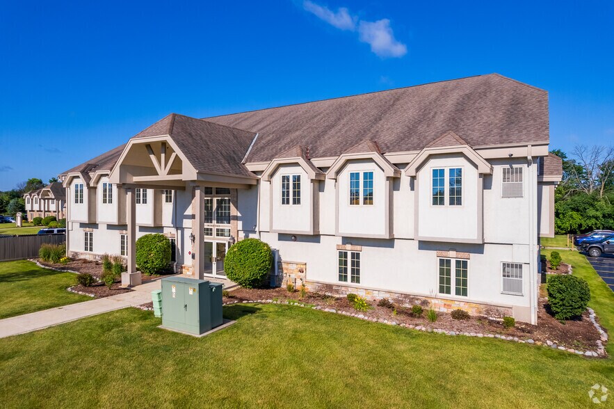 More Photos Of W175N11081 Stonewood Dr, Germantown Unknown For Lease