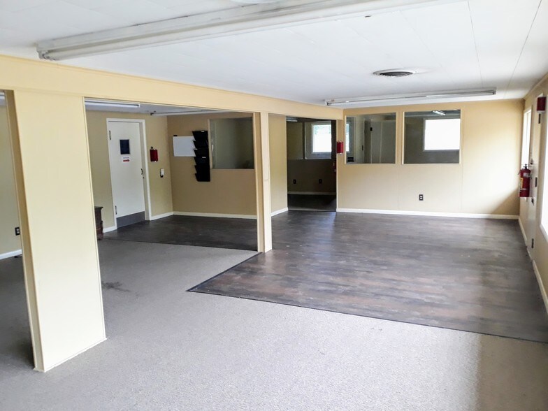 More Photos Of 224 W 13th St, North Little Rock Warehouse For Sale