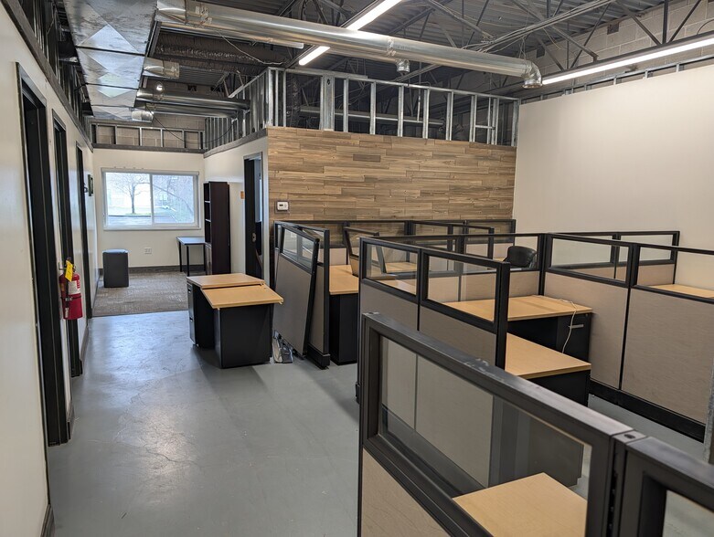 More Photos Of 4694-4696 S 200 W, Salt Lake City Light Manufacturing For Lease