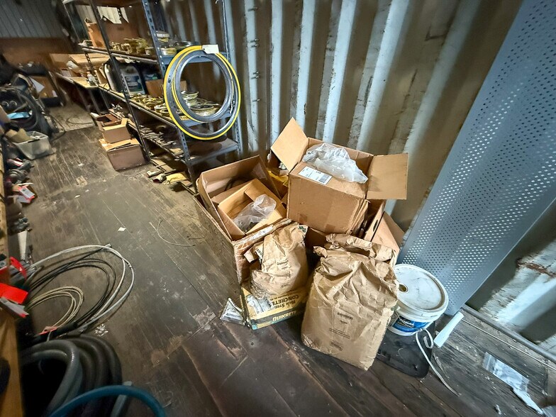 More Photos Of 5640 44th Ave S, Clinton Industrial For Sale