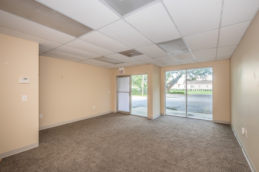 More Photos Of 221 Pauls Dr, Brandon Loft Creative Space For Lease