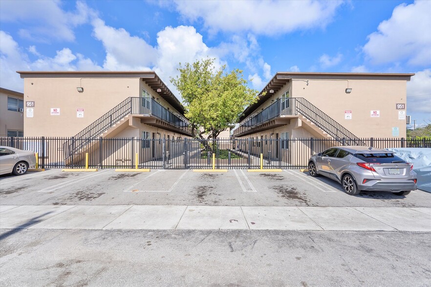 Primary Photo Of 901-951 NW 8th Ave, Pompano Beach Apartments For Sale