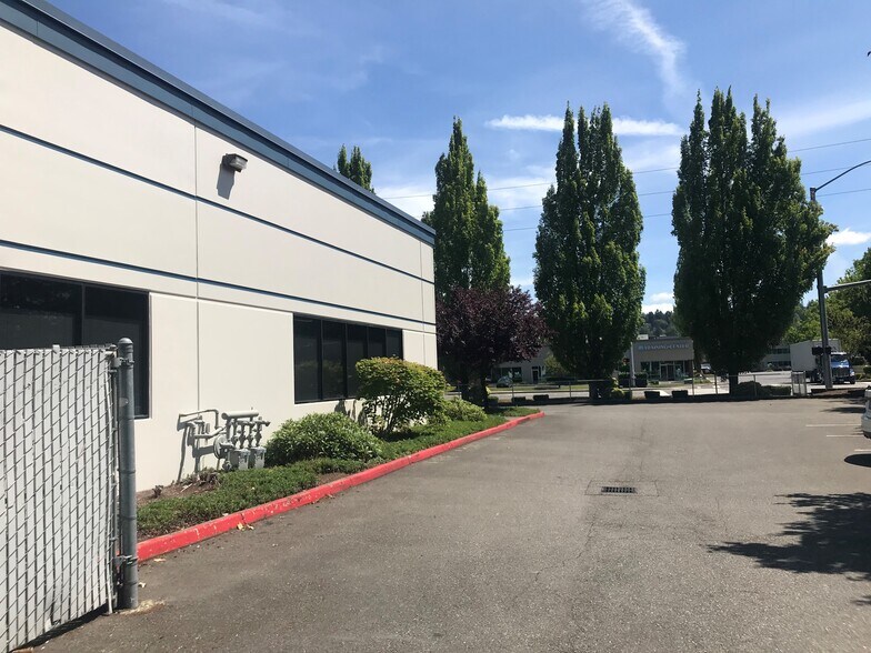 More Photos Of 21501-21517 84th Ave S, Kent Warehouse For Lease