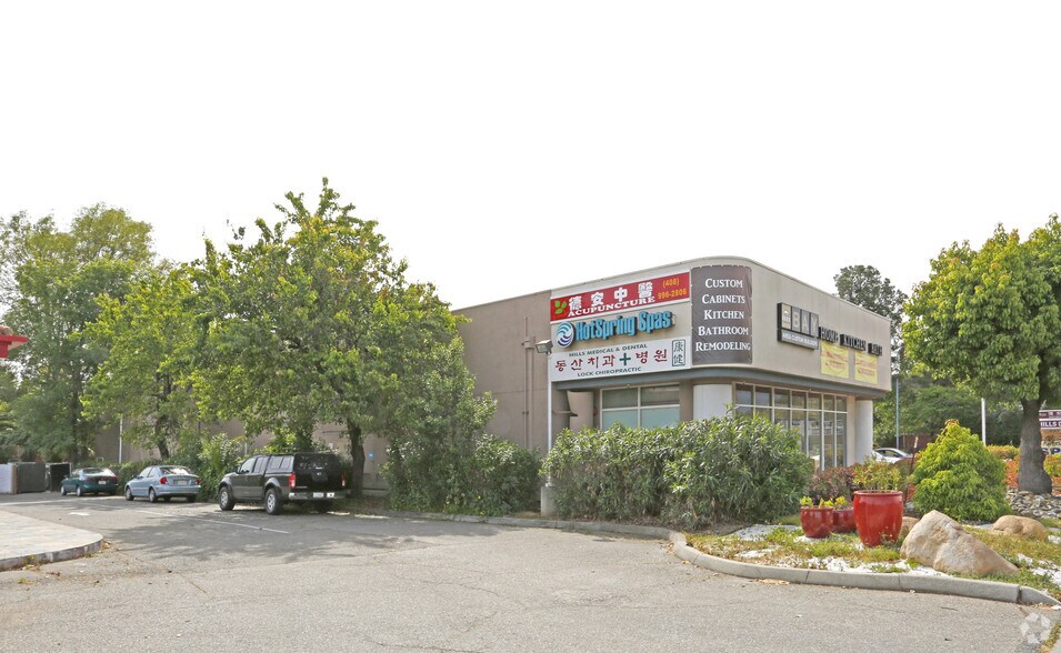 More Photos Of 1002 S De Anza Blvd, San Jose Freestanding For Lease