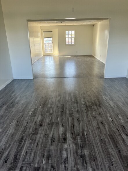 More Photos Of 1500 E Pacific Coast Hwy, Seal Beach Office For Lease